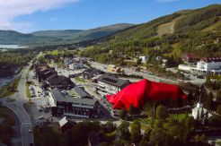 Dette bildet har du kanskje sett f&oslash;r? Avdukningsbilde var en del av annonseringen i forkant av 4. oktober 2013 klokken 16.00 f&oslash;r ideer og plantegninger ble gjort offentlig. Flere bilder vil f&oslash;lge p&aring; disse nettsidene, velkommen tilbake :)